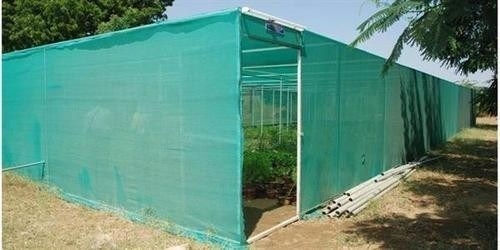 Hochproduktive HDPE-Grünschattennetzlieferanten Maschine mit unterschiedlichen Eigenschaften und offenem Kammgetriebe